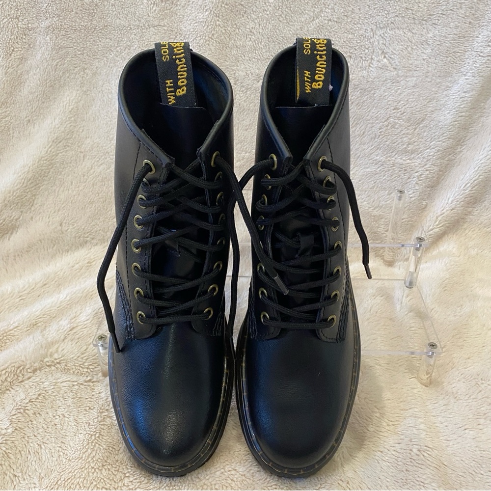 Dr Martens Doc Martens Zavala Black Lace-up Air Wair Combat Boots Size 7 NWOB - Picture 5 of 16